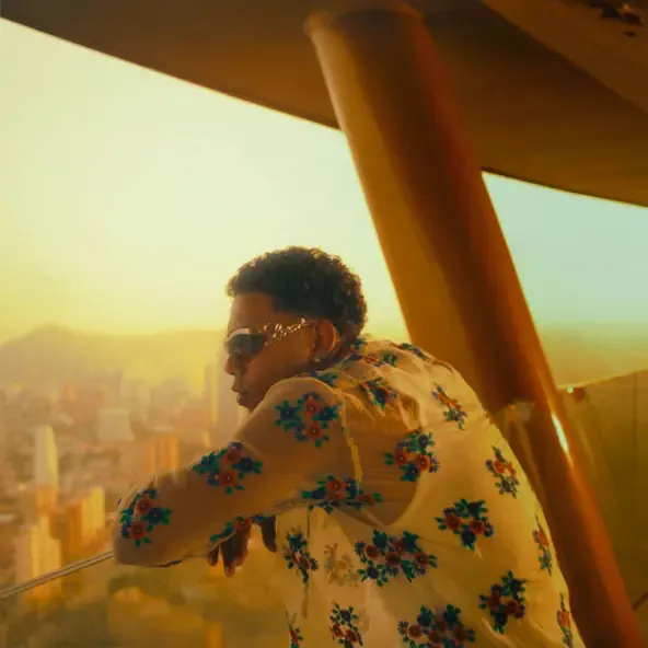 Myke Towers - Bajo El Sol Myke Towers – Bajo El Sol