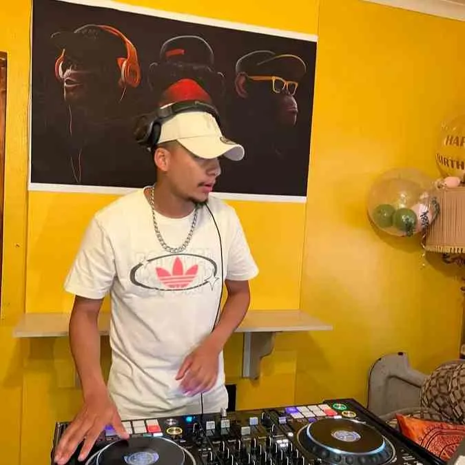 DJ Ice Flake – The Ice Flake Show Season 6 Episode 5 (Club Anthems) DJ Ice Flake – The Ice Flake Show Season 6 Episode 5 (Club Anthems)