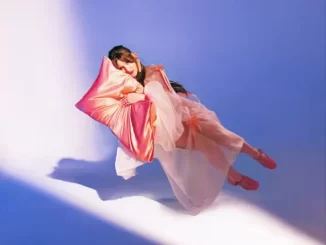 Album: Molly Burch - Daydreamer Daydreamer