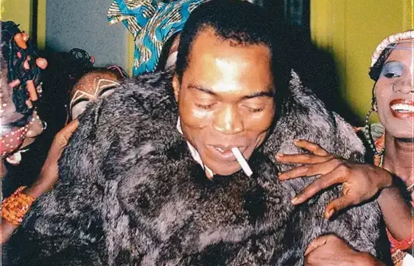 AKA – Fela In Versace (Feat. Kiddominant)