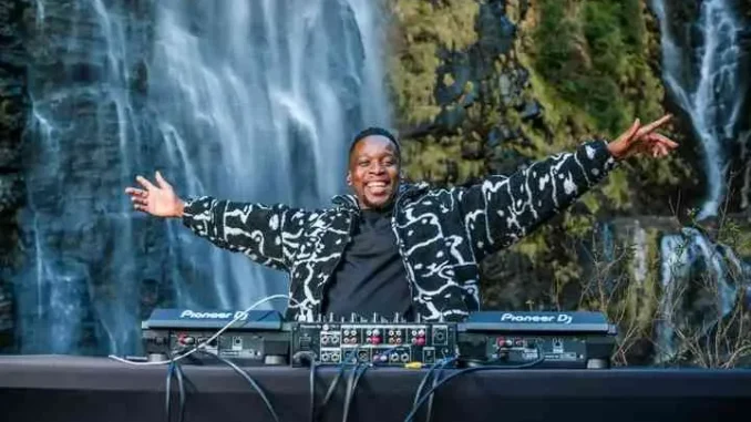 Romeo Makota – Amapiano Mix (July 2025) Romeo Makota – Amapiano Mix (July 2025)